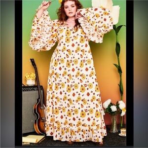 LIKE NEW Hippie Shake “Here Comes the Sun” maxi dress with flared sleeves